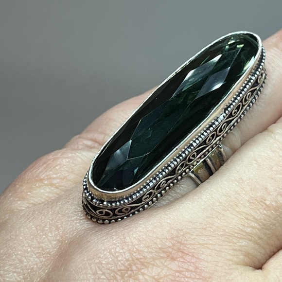 Large Iolite Elongated Faceted Cut Ring in 925 Silver Setting - Picture 13 of 16